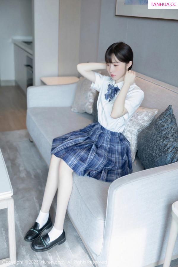   [XiuRen]高清写真图 2023.06.29 No.6993 林悠悠 格子裙美腿第9张图片